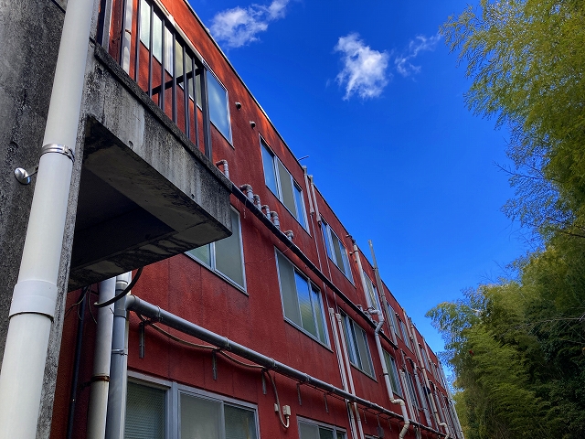 塗膜は経年劣化により防水性がなくなっていました。